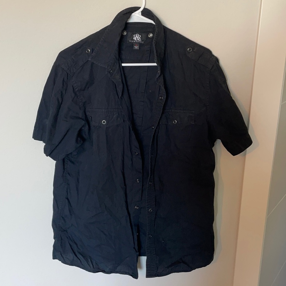 Men’s shirt sleeve black snap/button down